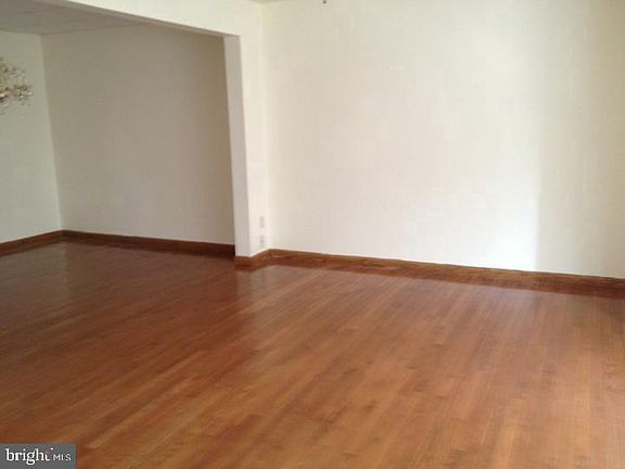 3rd image of 345 Evanston Dr