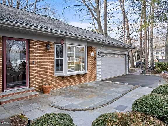 3rd image of 10815 Stanhope Pl