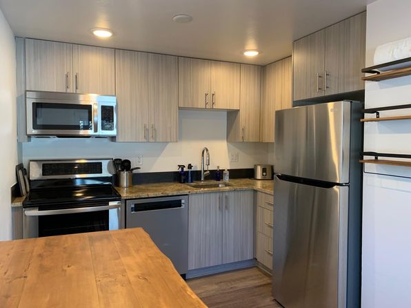 219 Pitkin St #3