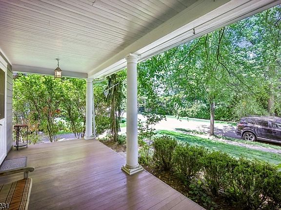 4th image of 76 MEADOWBROOK Rd
