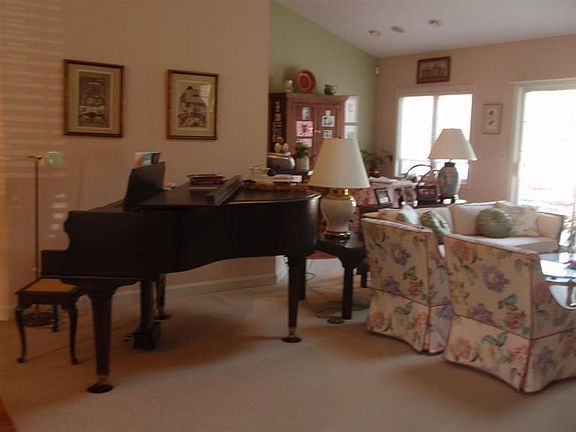 3rd image of 6812 Lorien Woods Dr