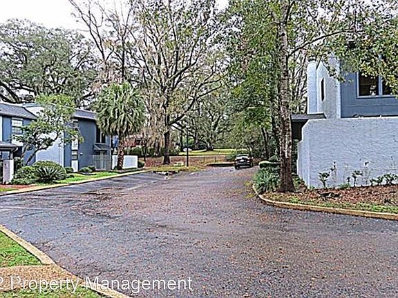 3rd image of 2949 Shamrock St N #38