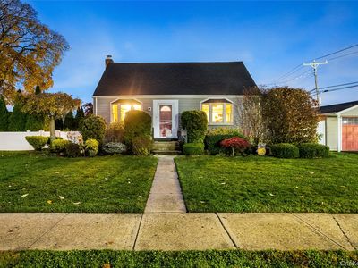 186 Robin Place, Levittown, NY, 11756