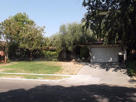 4th image of 4752 N Crystal Ave
