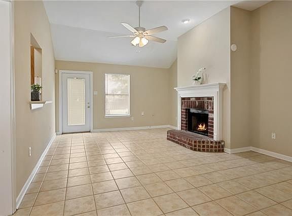 2nd image of 370 Lenwood Dr