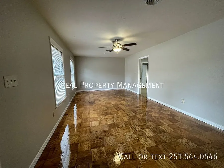 Grayton Dr. 36608 — Photo 2
