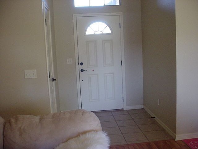 2nd image of 919 Sierra Dr