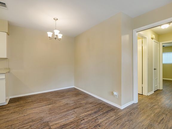 07_2902NWLoop410_007_mls_02022023