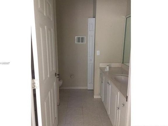 5th image of 372 NE 26th Pl Unit 104