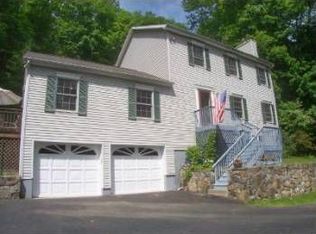 7 Bauer Rd, New Fairfield, CT 06812