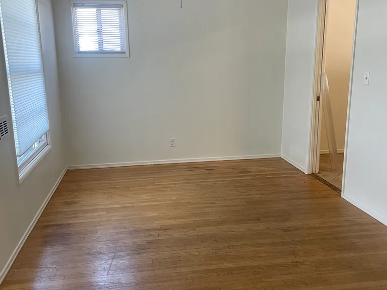 620 E Sycamore Ave — Photo 4