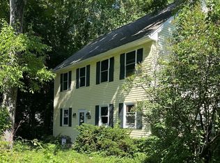 203 Lakeview Ave, Tyngsboro, MA 01879