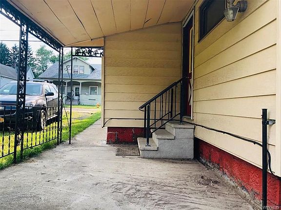 3rd image of 1534 River St