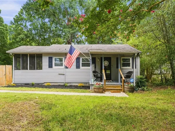 4915 Rhondan Rd, Summerfield, NC 27358