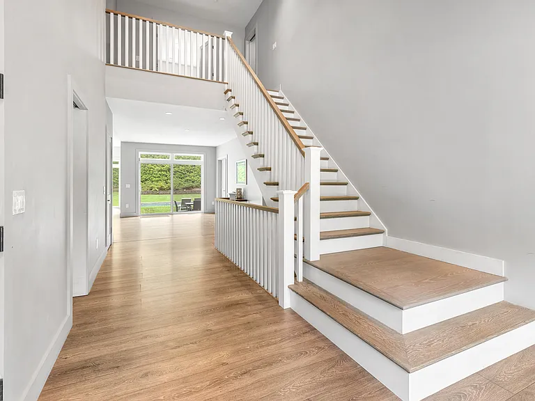 32 Fairway Dr — Photo 8