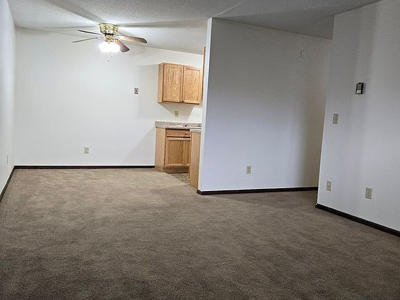 5th image of 304 31st Ave N Unit 103