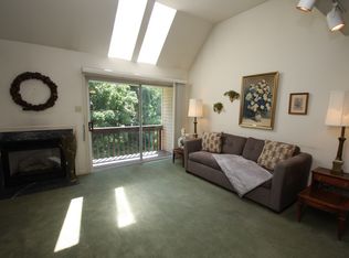 425 Derry Dr, Aston, PA 19014