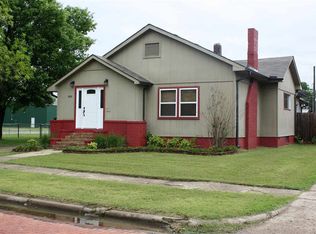 805 W Padon Ave, Blackwell, OK 74631