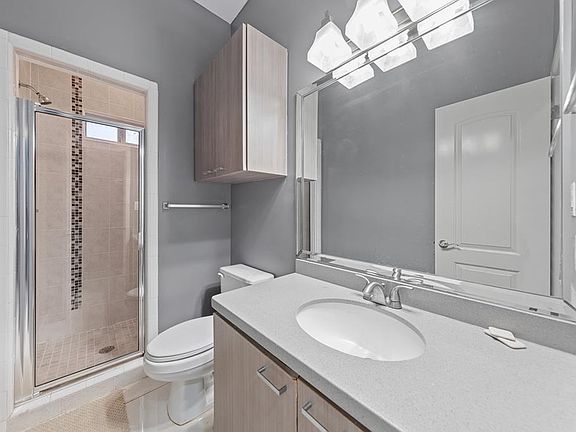 4th image of 125 E Kingfish St #3
