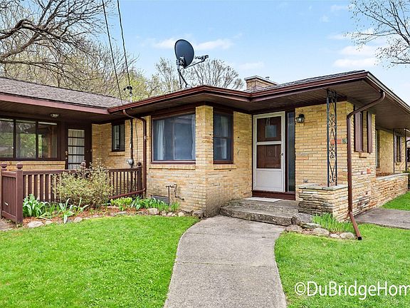 3rd image of 1936 Orchard Ln NE