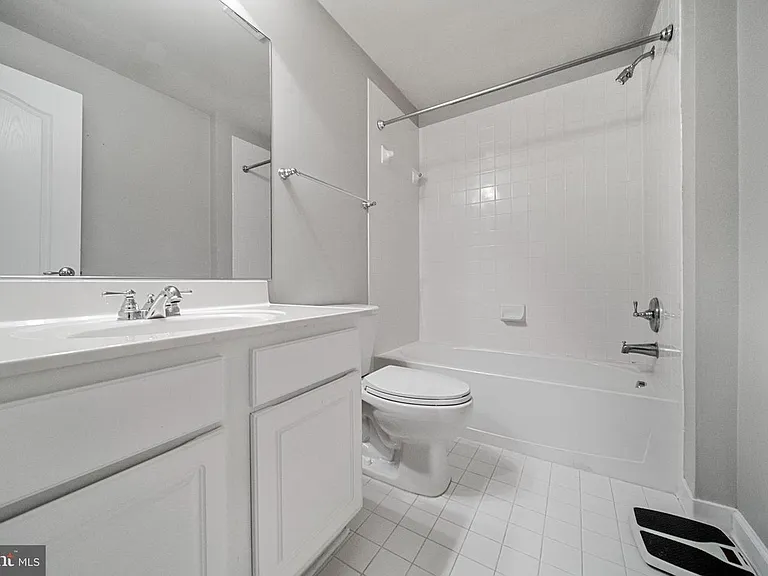14921 Southern Crossing St — Photo 4