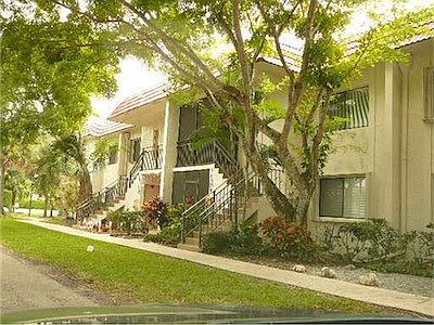 1st image of 16206 Laurel Dr #201