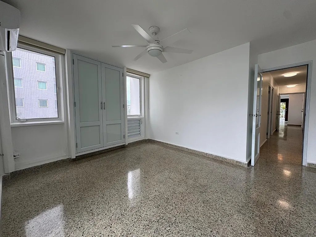 3 bed, 2.5 bath, 1250 sqft, $4,500 — Photo 2