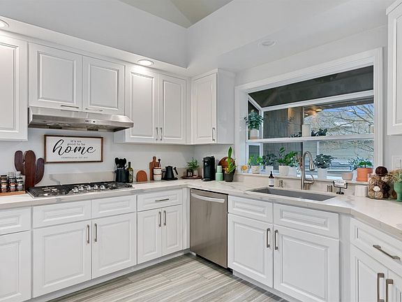 3rd image of 2090 Stonefield Lane