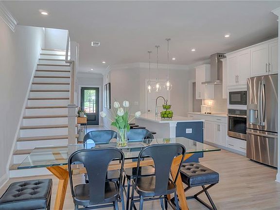 5th image of 670 Brookwood Glen Ter #B3