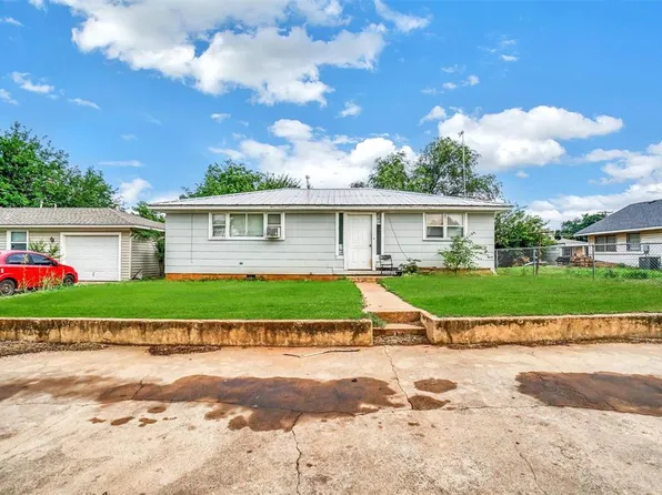 714 W Tom Stafford St, Weatherford, OK 73096