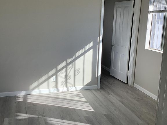 4th image of 733 S Bonnie Beach Pl