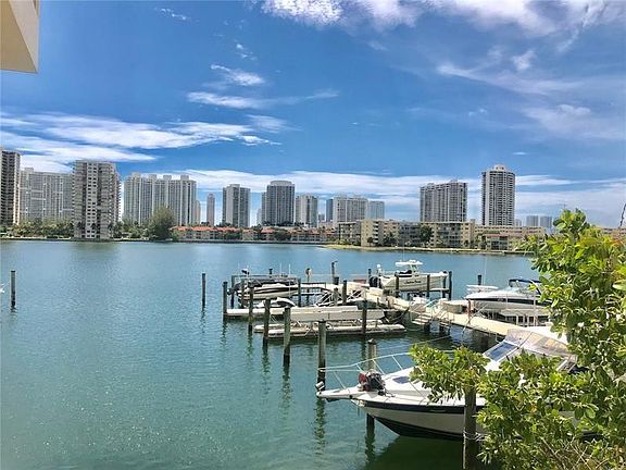 2nd image of 18031 Biscayne Boulevard #1102