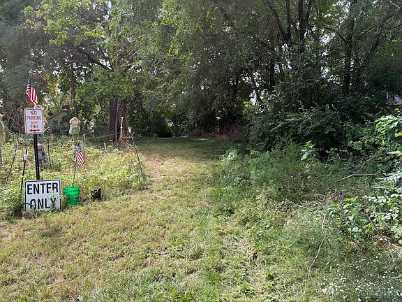 3rd image of 1 Spruce St