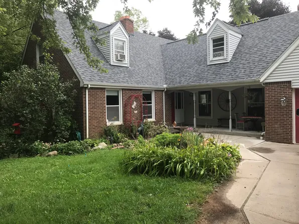 7166 Groveland Rd, Holly, MI 48442