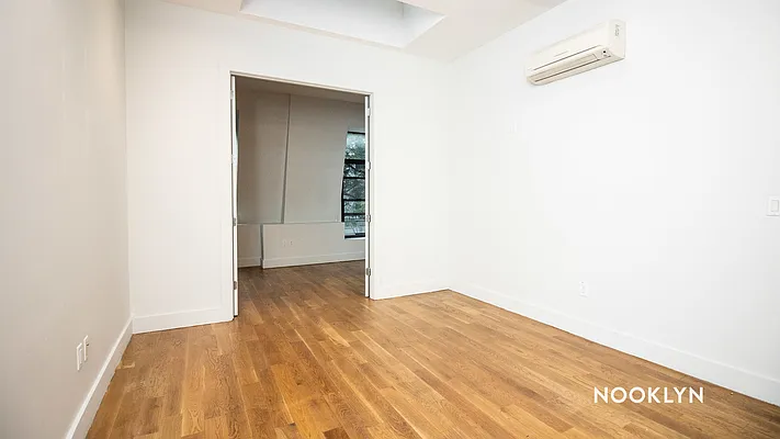 Rented by Nooklyn NYC LLC | media 16