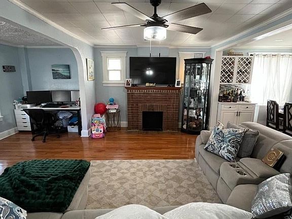 3rd image of 410 Harrison Ave