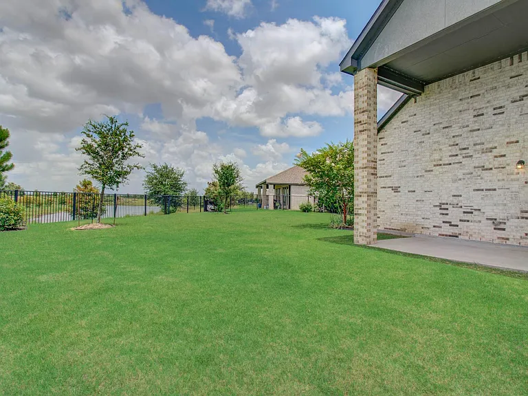 11006 Bexley Village Ct — Photo 39