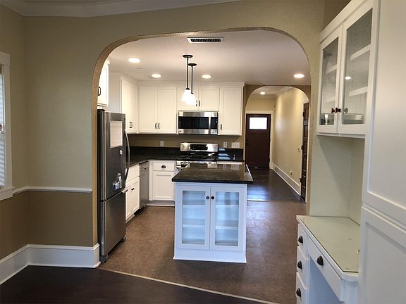 4th image of 210 Taylor St #1 A