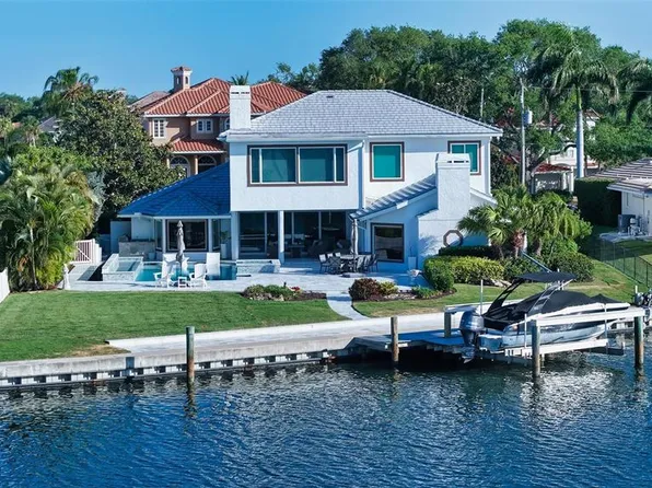 7689 Cove Ter, Sarasota, FL 34231
