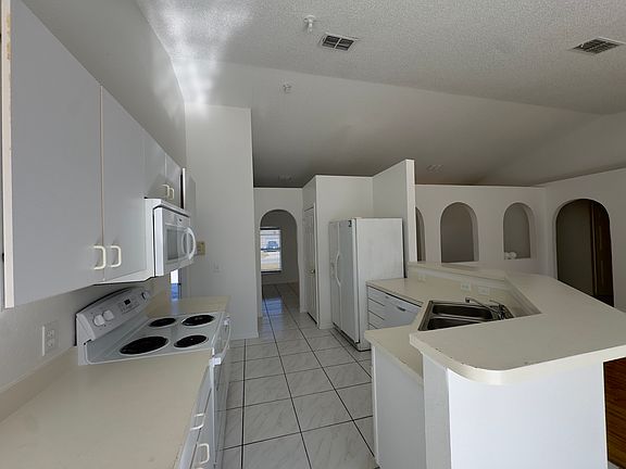 3rd image of 436 Dove Dr