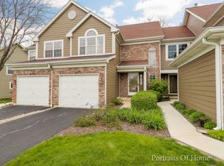 697 Kingsbridge Dr, Carol Stream, IL 60188