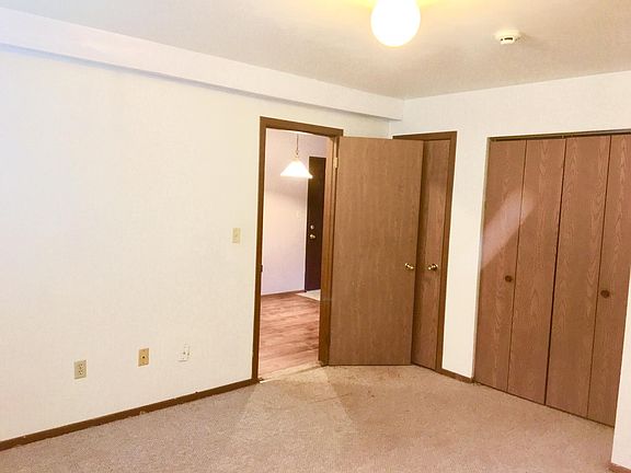 5th image of 547 Turney St APT 3