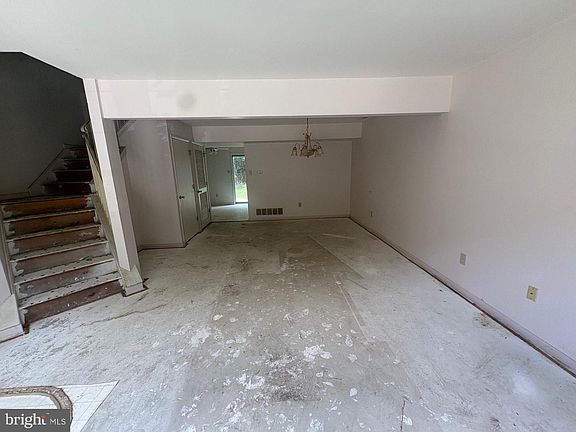 2nd image of 8 Woodbrook Dr