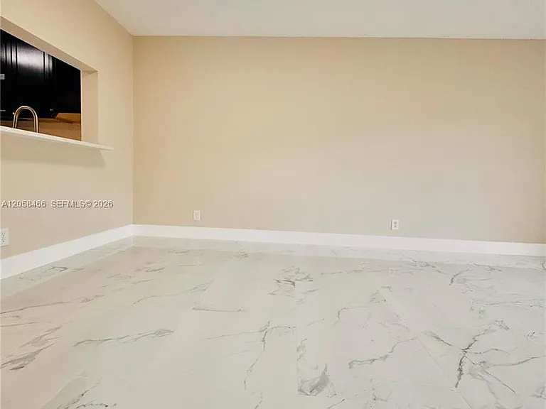 3939 NE 5th Ave #C106 — Photo 3