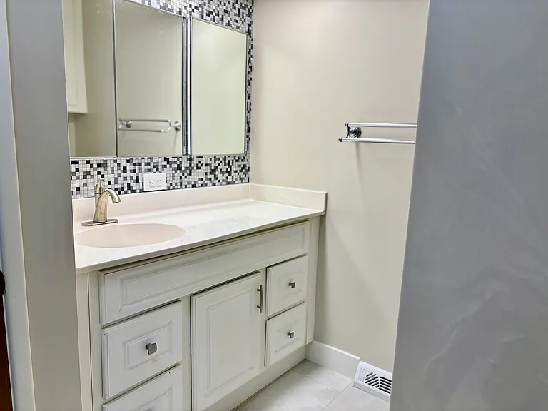 6643 E Bates Ave — Photo 10