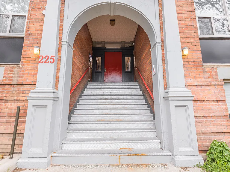 225 Gladstone Ave #103 — Photo 6