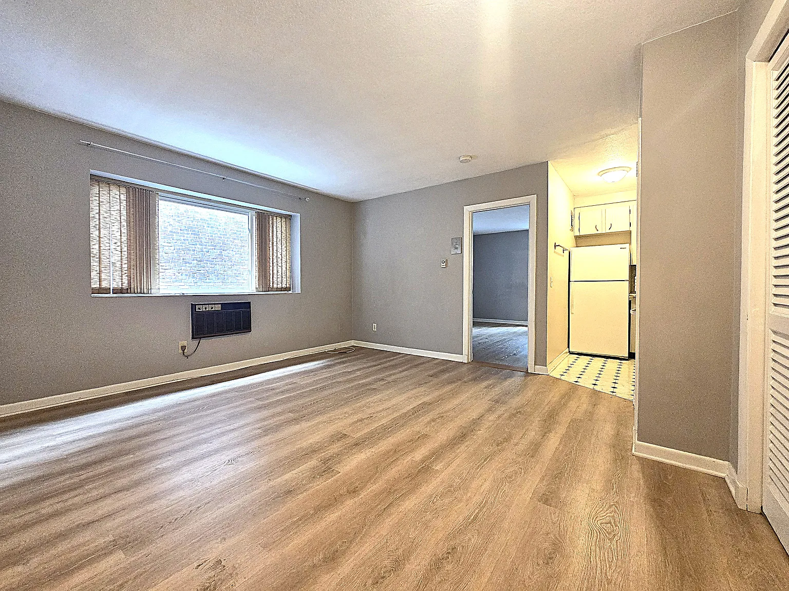 1 bed, 550 sqft, $2,200 — Photo 3