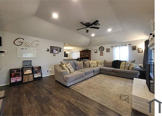 4th image of 9406 Walnut Glen Dr