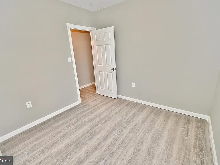 614 N Frazier St — Photo 8