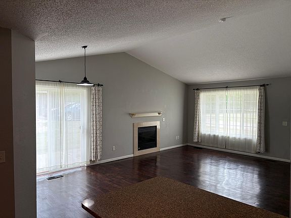 3rd image of 264 1st St SE #8